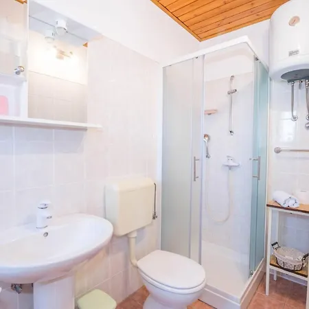 With Parking Space - 27679 Apartamento Medulin